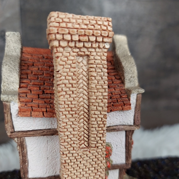 Suffolk House by David Winter - Picture 4 of 12